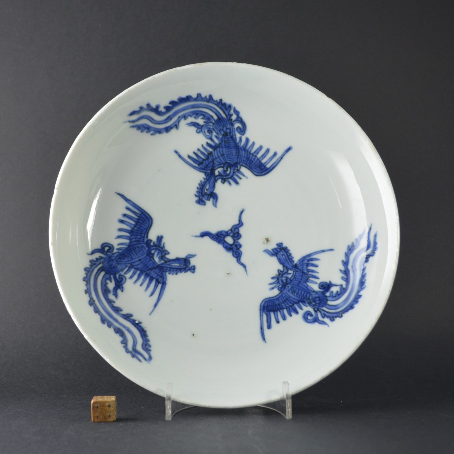 A Rare Longqing Mark and Period Porcelain Dish 1567 - 1572.