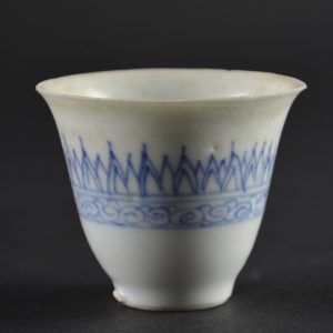 A Transitional Porcelain Cup From The Hatcher Cargo - Robert McPherson Antiques : 25313
