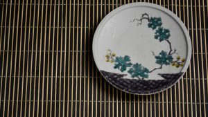 A Rare Early Ko-Kutani Porcelain Dish - Robert McPherson Antiques - 25784