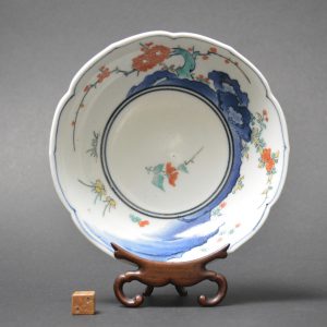 A 17th Century Japanese Kakiemon Porcelain Dish - Robert McPherson Antiques - 24744