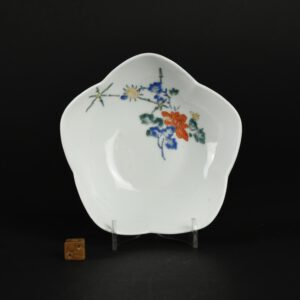 A 17th Century Japanese Kakiemon Porcelain Bowl - Robert McPherson Antiques - 26068