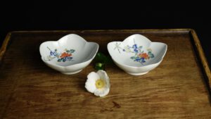 17th Century Japanese Kakiemon Porcelain - Robert McPherson Antiques