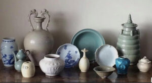 Chinese and Japanese Ceramics from Nicholas de la Mare Thompson (1928-2010)