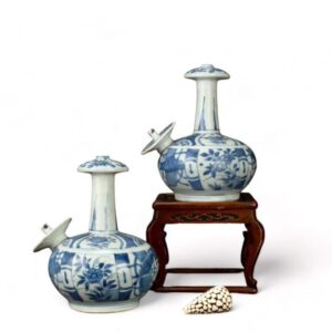 Hatcher Cargo Kraakware Ming Porcelain Kendi, Transitional Period c.1643 - Robert McPherson Antiques - 26124 and 26125