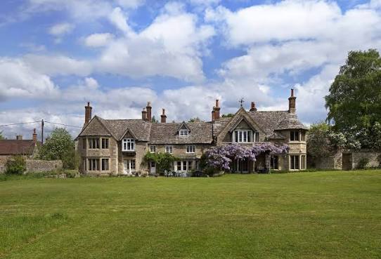 The home of Dr Oliver Impey (1936-2005), and Dr Jane (Mellanby) Impey (1938-2021), of Cumnor Place, Oxford.